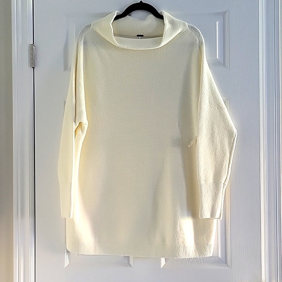 Free People Slouchy Ottoman Tunic- Size Medium in Ecru - Picture 4 of 8